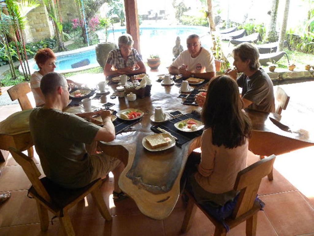 Saudara Home Ubud Εξωτερικό φωτογραφία